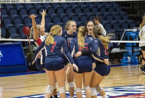 USI women’s volleyball senior night defeats Maryville University, 3-1