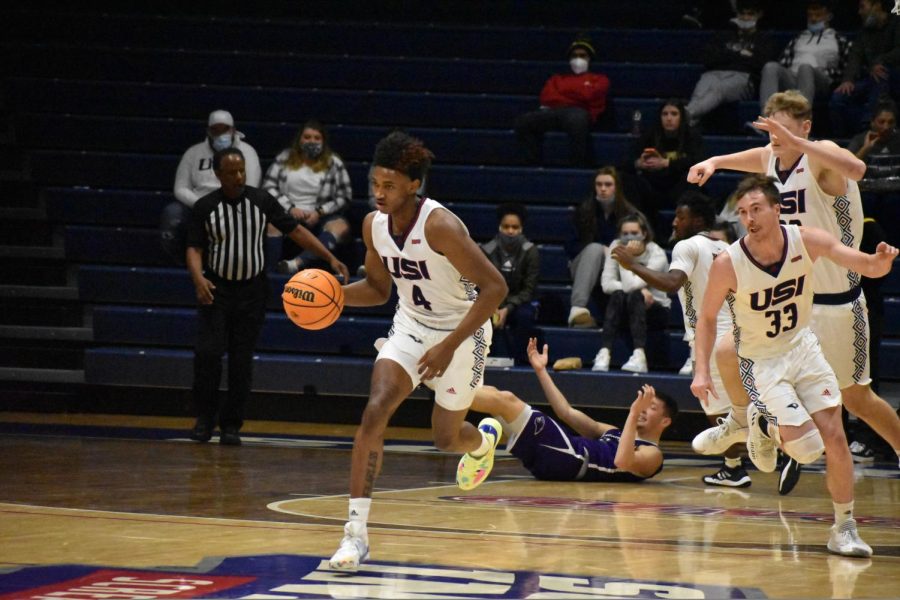 Gallery: Men’s basketball loses to McKendree 77-71