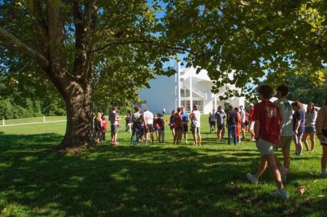 Freshman students walk around outside the Historic New Harmony Atheneum for the UNIV 101 class trip Tuesday. (Photo courtesy of USI Photography/Multimedia)