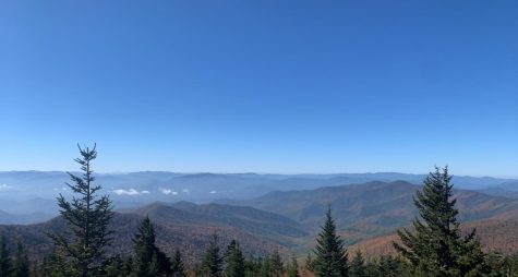 Clouds settle between the Great Smoky Mountains during an Outdoor Adventures trip during Fall Break. (Photo courtesy of Dennis Lopez Martinez)