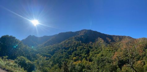 The sun shines over the mountains in the Great Smoky Mountains during Fall Break. (Photo courtesy of Mark Gregory)