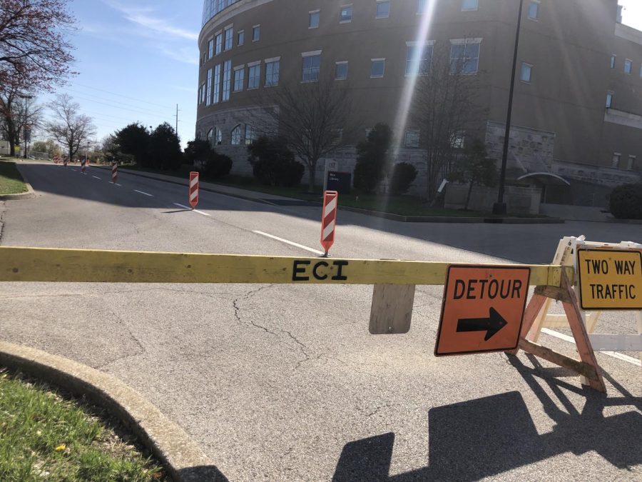 The northbound lane of University Boulevard is temporarily closed until further notice due to the ongoing Recreation, Fitness and Wellness Center construction. The northbound lane traffic will reroute to the southbound lane, where there will be two-lane traffic. (Photo by Alyssa DeWig)