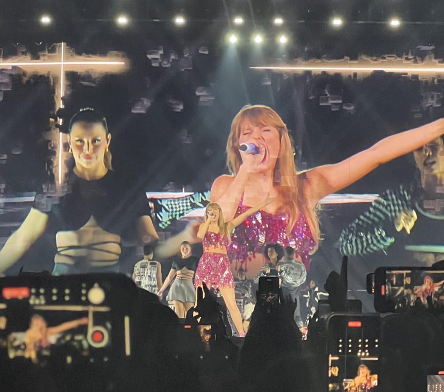 REVIEW: Taylor Swift's 'The Eras Tour' is a once in a lifetime theater  experience – The Sunflower