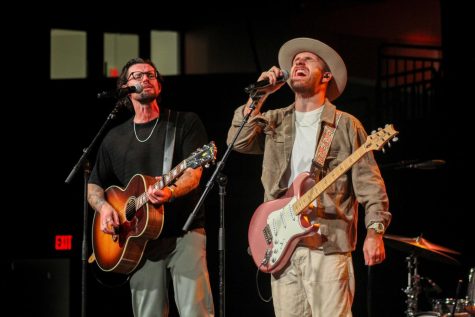 Mitch Thompson and Tom Jordan perform at the SpringFest 2023 Seaforth concert Friday in the Screaming Eagles Arena. (Photo by Emalee Jones)
