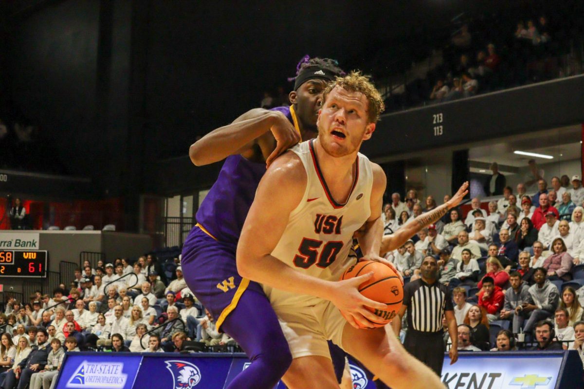 Gallery: Men’s basketball loses to Western Illinois University 68-73
