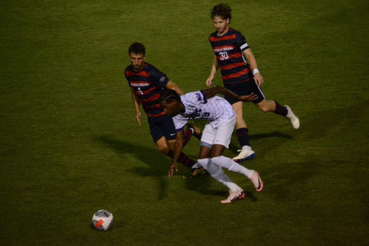 The men’s soccer team played a full 90 minutes against the University of Evansville’s Purple Aces at McCutchan Stadium on Sunday 1st. The Purple Aces beat the Screaming Eagles by a score of 3-2. USI scored once to open the match, and The University of Evansville scored twice in the first half. The University of Evansville scored an additional goal in the second half, concluding the game with a winning score of 3-1. There were 14 fouls from the Screaming Eagles and 10 from the Purple Aces. Three yellow cards were issued to the Aces, and two were issued to the Eagles.  
