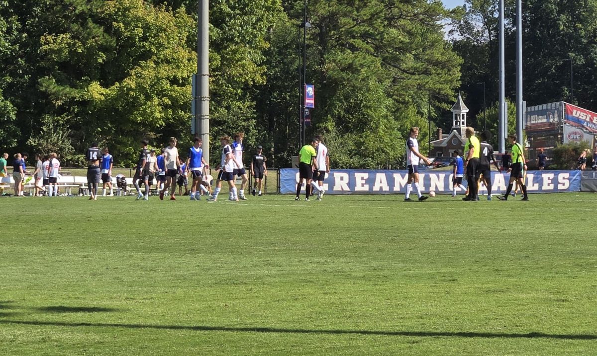 The men’s soccer team prepares for the match against Purdue Fort Wayne Tuesday at Strassweg Field. (Photo by Mailee Toennies) 