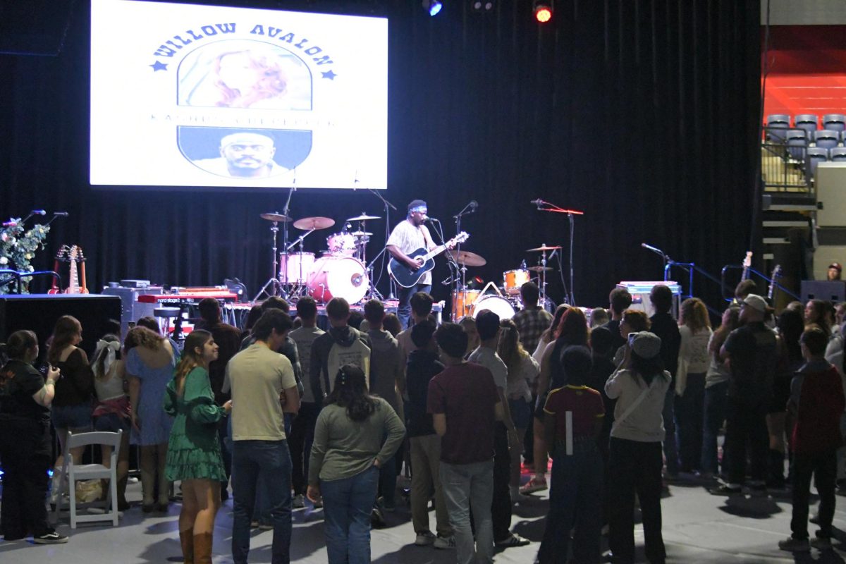 Culpepper comes back out for one last song Friday at Liberty Arena. (Photo by Alex Mendoza)